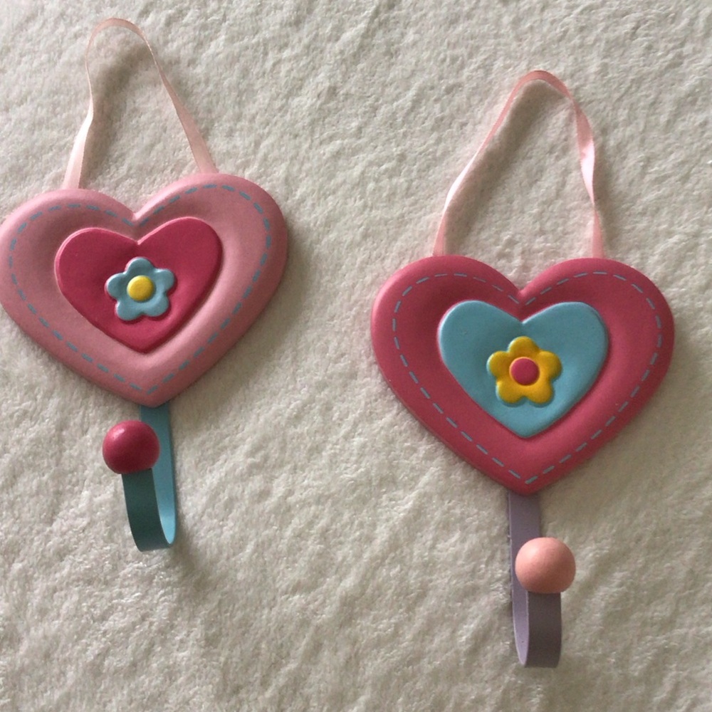 Heart-Shaped Pink and Blue Wall Hook Set - Decorative Kids Wall Decor